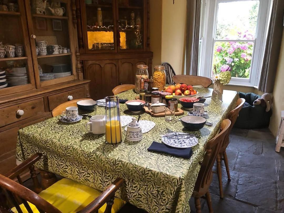 Ynyswen Bed & Breakfast Nantgaredig Exteriör bild